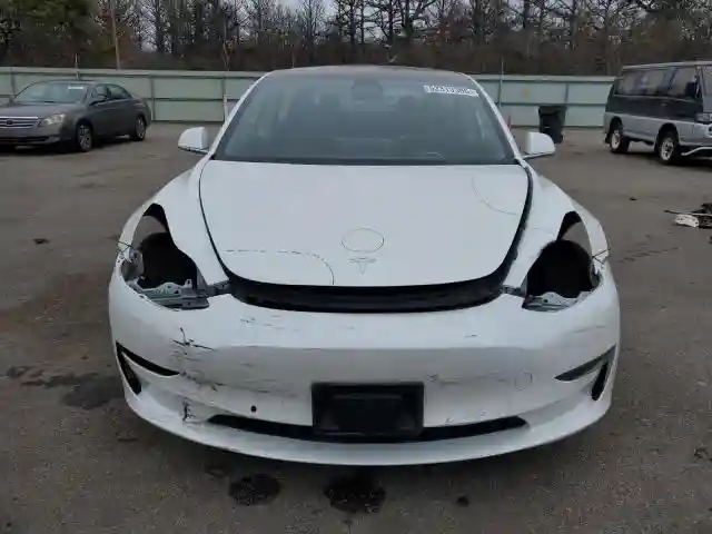 5YJ3E1EB3KF199256 2019 TESLA MODEL 3-4