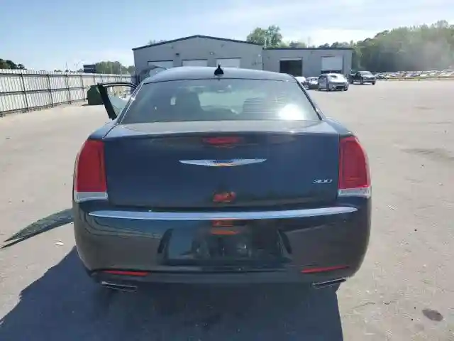 2C3CCAAG7JH315532 2018 CHRYSLER 300-5