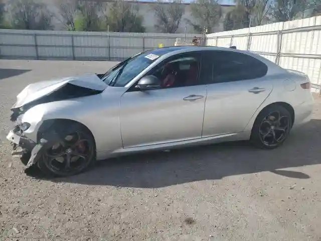 ZARFAMBN3K7612684 2019 ALFA ROMEO GIULIA-0