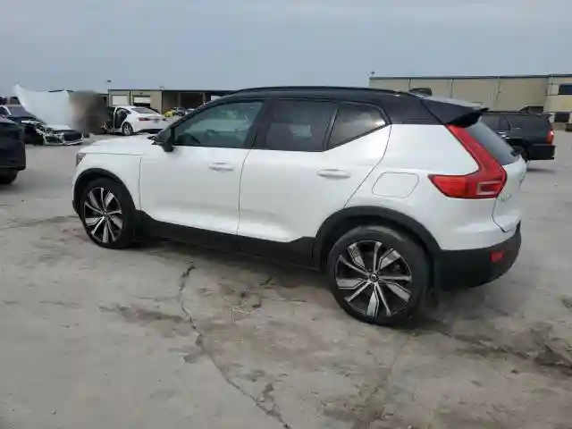 YV4ED3UR8M2611762 2021 VOLVO XC40-1