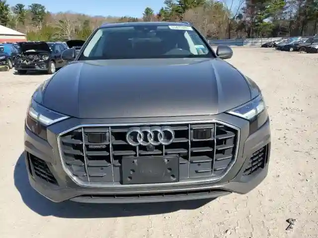 WA1BVAF19KD018356 2019 AUDI Q8-4