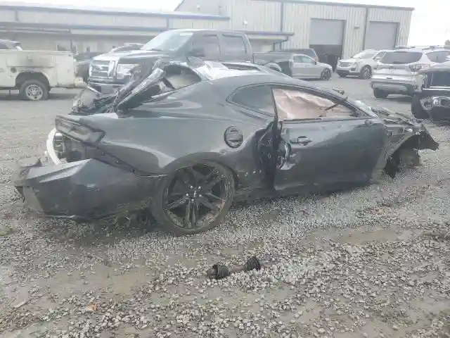 1G1FB1RS8J0136742 2018 CHEVROLET CAMARO-2