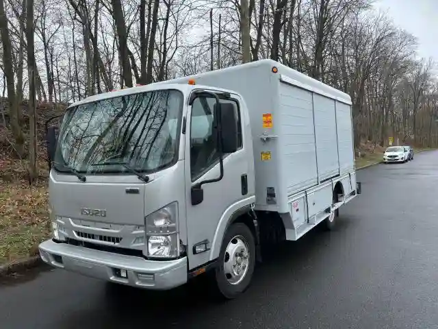 JALE5W167K7301631 2019 ISUZU ALL MODELS-1