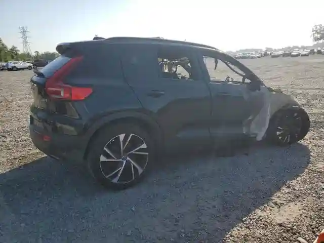 YV4162UM8L2184542 2020 VOLVO XC40-2