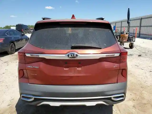 KNDEU2AA6M7126986 2021 KIA SELTOS-5