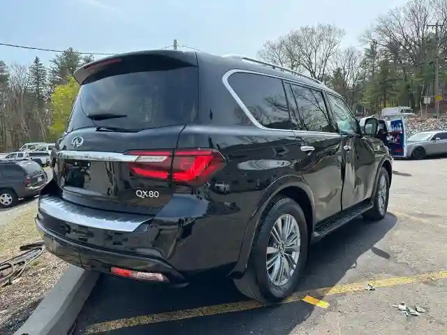 JN8AZ2AD8P9875358 2023 INFINITI QX80-2