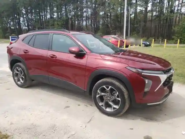 KL77LHEP0SC070994 2025 CHEVROLET TRAX-3