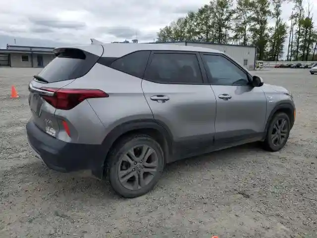 KNDEPCAA7M7046223 2021 KIA SELTOS-2