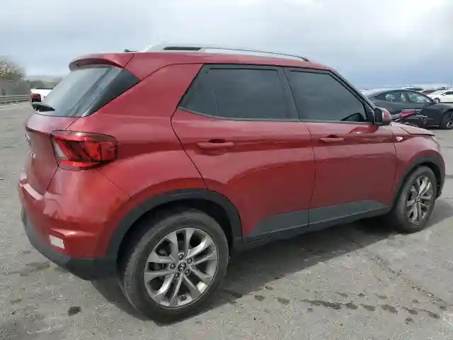 KMHRC8A3XRU303908 2024 HYUNDAI VENUE-2