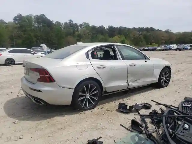 7JRL12FZ5NG154246 2022 VOLVO S60 B5 MOM-2