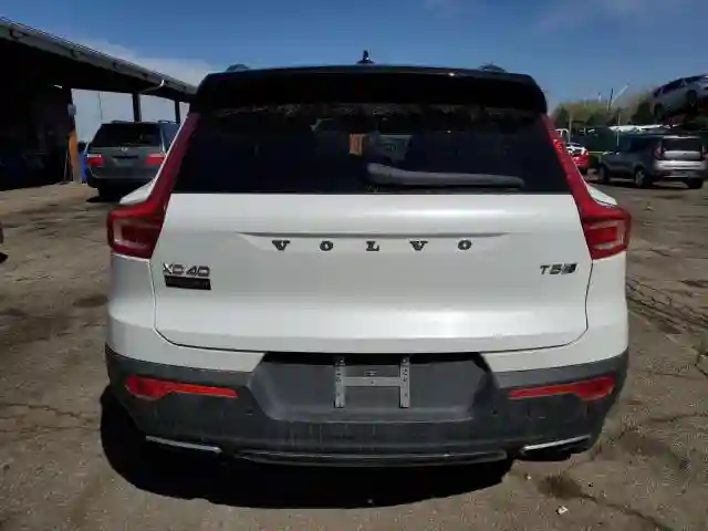 YV4162XZ8K2006393 2019 VOLVO XC40-5