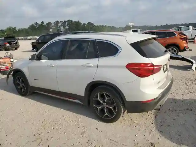 WBXHU7C36J5H40278 2018 BMW X1-1