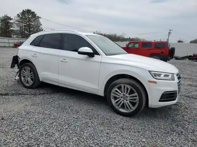WA1BNAFY6J2173387 2018 AUDI Q5-3
