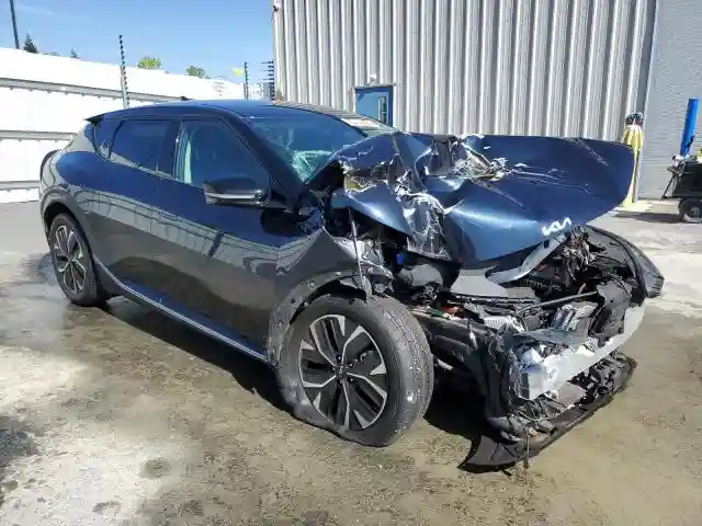 KNDC34LA8R5211530 2024 KIA EV6 LIGHT-3