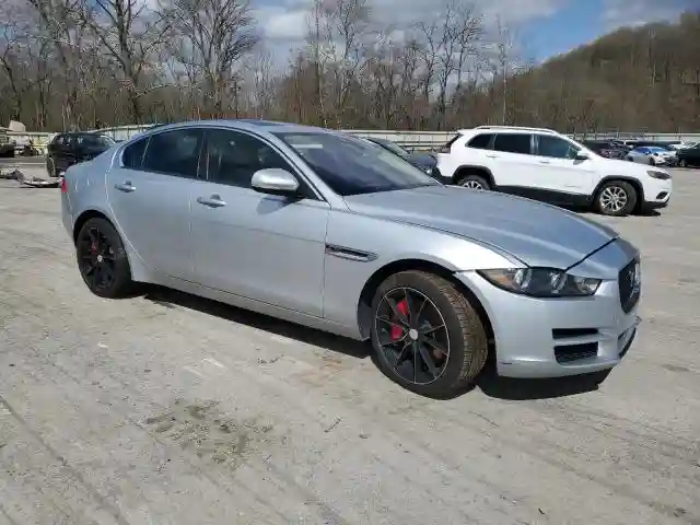 SAJAS4BNXHA977944 2017 JAGUAR XJ-3