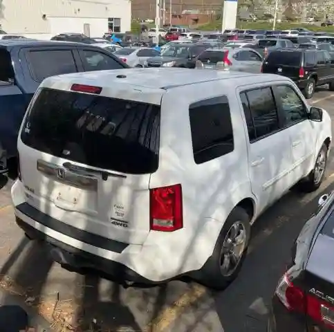 5FNYF4H39FB028011 2015 HONDA PILOT-3