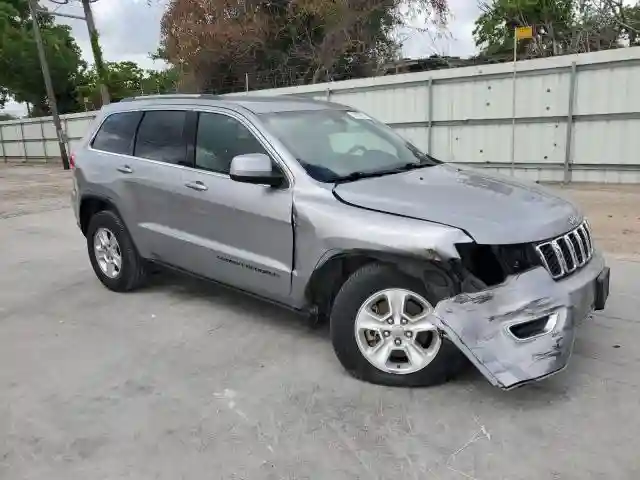1C4RJEAG0HC664063 2017 JEEP GRAND CHEROKEE-3