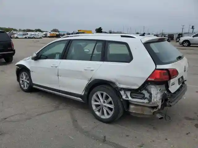 3VWM17AU4HM523262 2017 VOLKSWAGEN GOLF-1