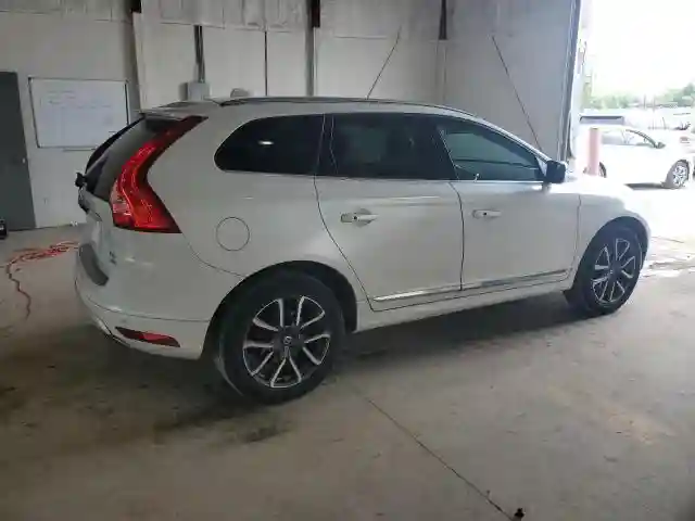 YV449MRR5H2121541 2017 VOLVO XC60-2