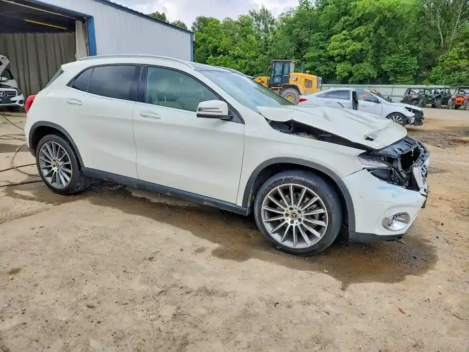 WDCTG4EB8JJ393309 2018 MERCEDES-BENZ GLA-CLASS-3