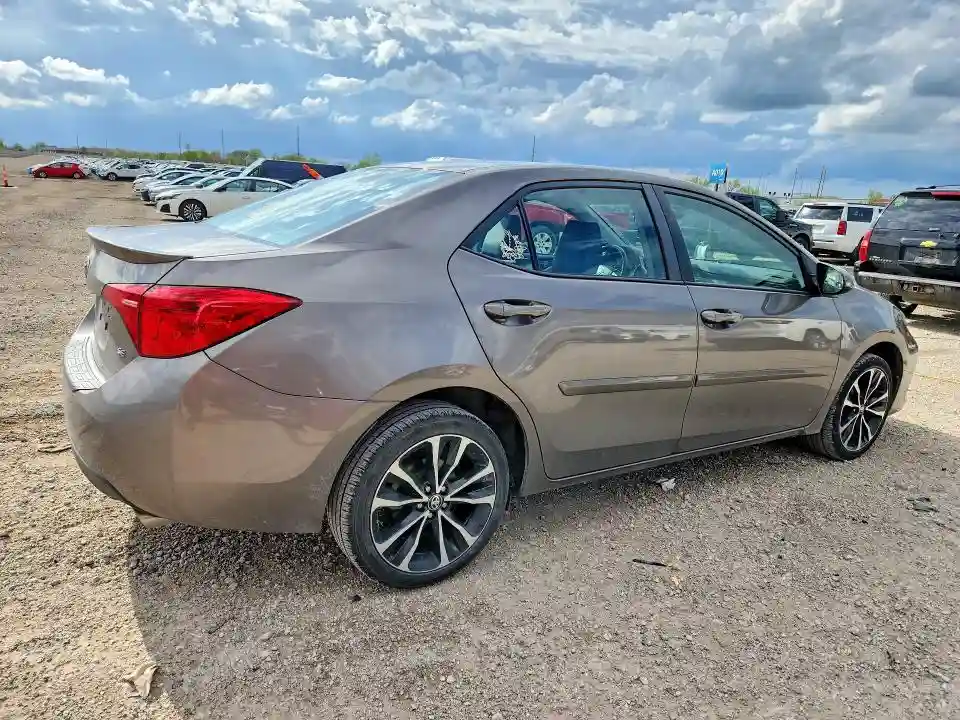 5YFBURHE3JP783534 2018 TOYOTA COROLLA-2