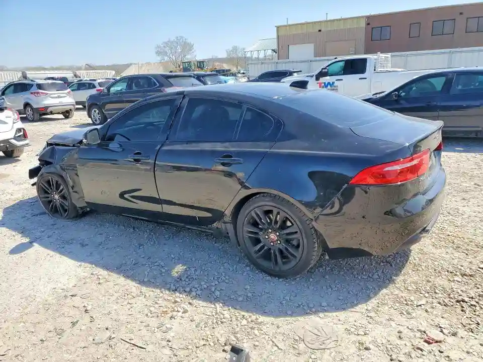 SAJAE4BG9HA946824 2017 JAGUAR XE-1