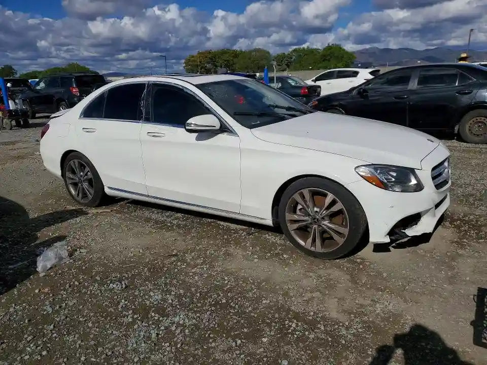 55SWF4JB2JU257520 2018 MERCEDES-BENZ C-CLASS-3