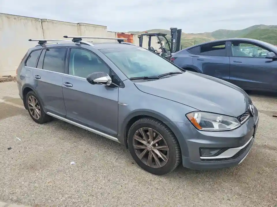 3VWM17AU0HM524215 2017 VOLKSWAGEN GOLF-3