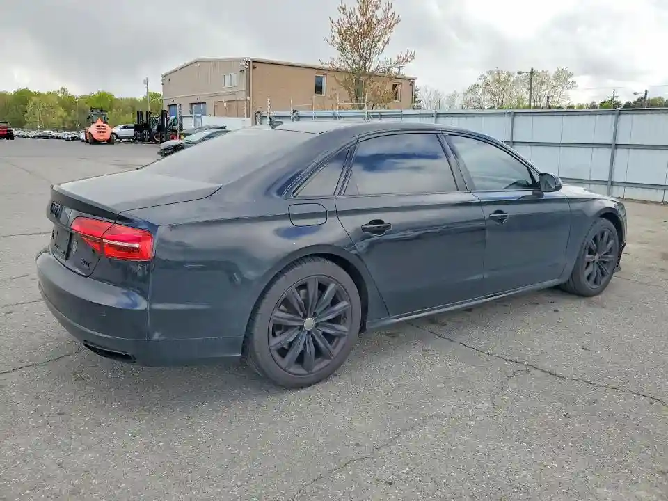 WAU44AFD1JN000421 2018 AUDI A8-2