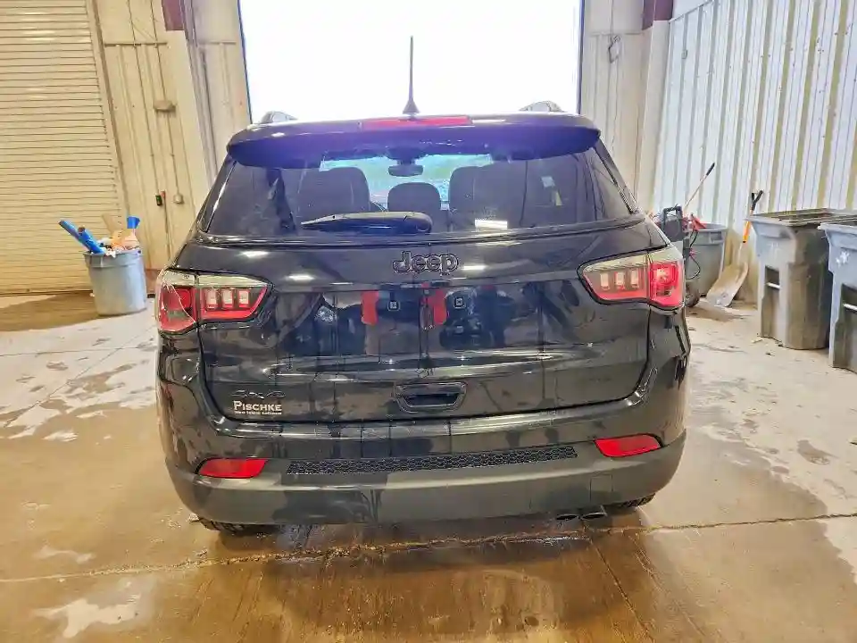 3C4NJDBB7JT453903 2018 JEEP COMPASS-5