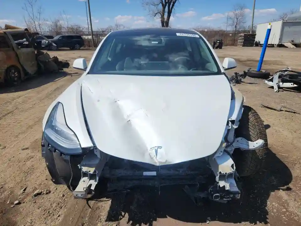 5YJ3E1EA9MF852621 2021 TESLA MODEL 3-4