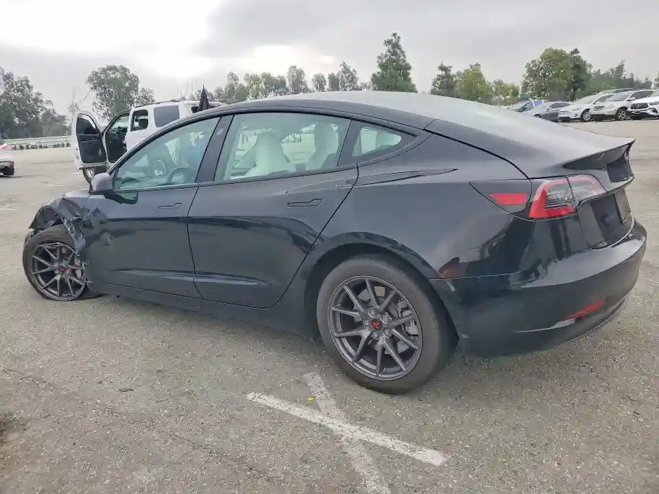 5YJ3E1EA3PF587702 2023 TESLA MODEL 3-1