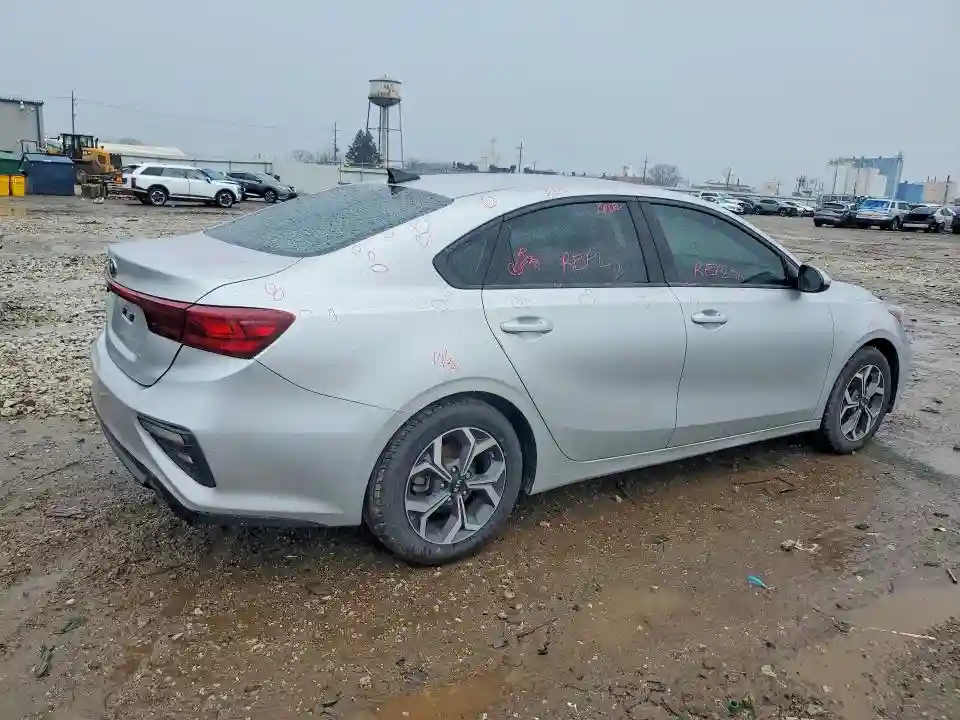 3KPF24AD8KE073141 2019 KIA FORTE-2