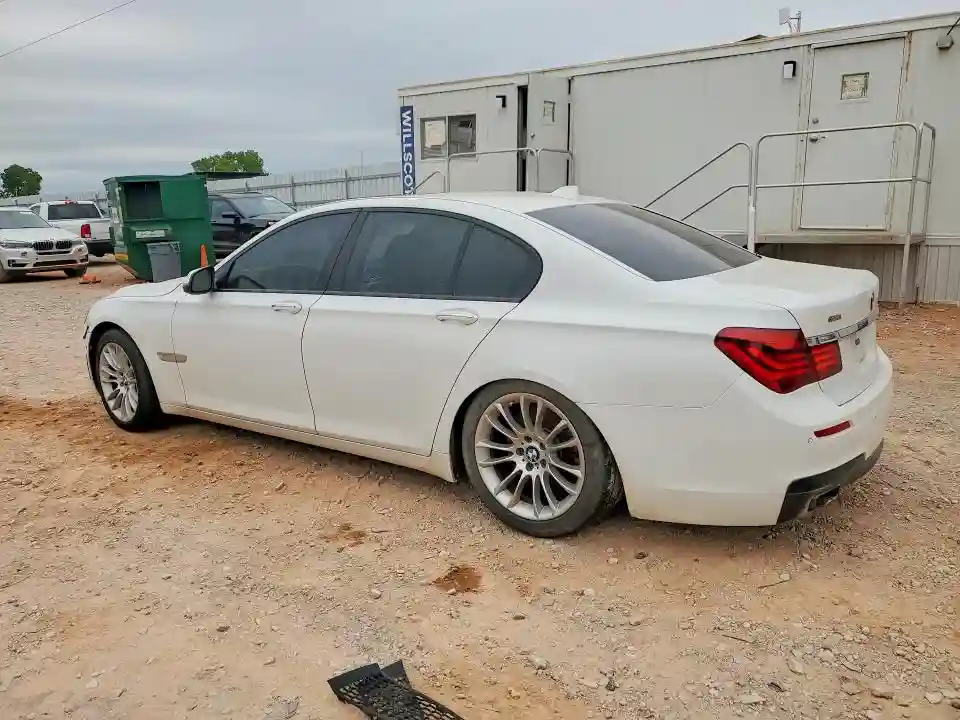 WBAYA8C56FD825805 2015 BMW 7 SERIES-1