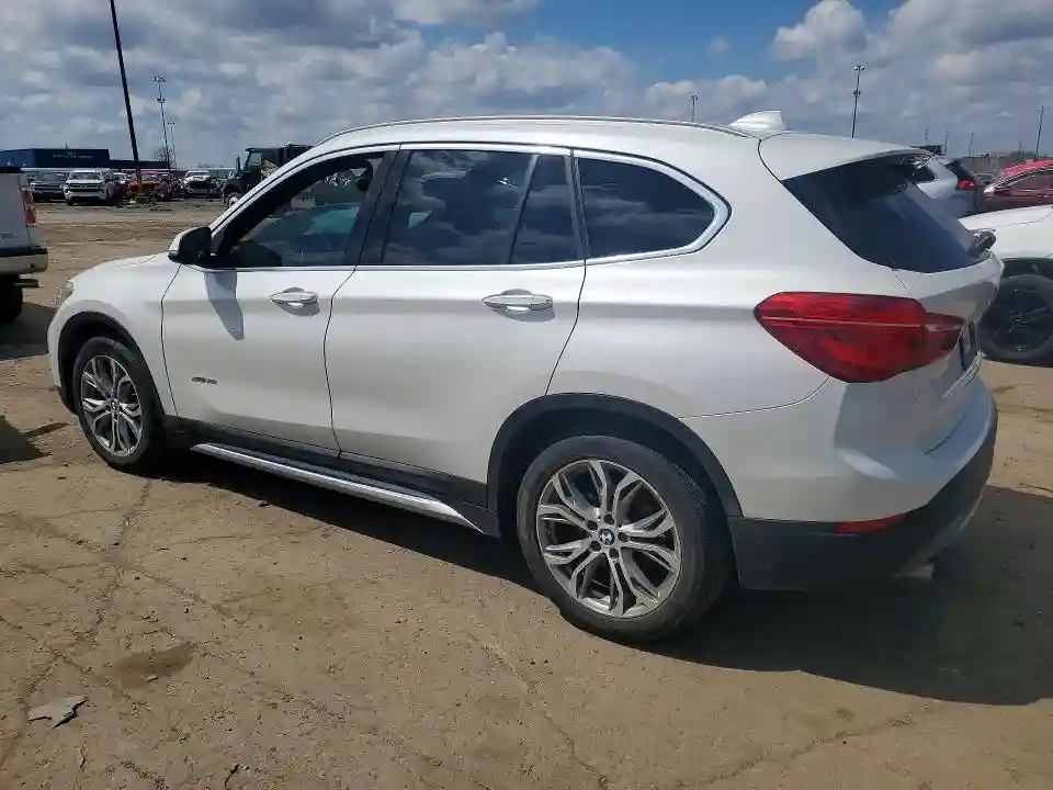 WBXHT3C30H5F75396 2017 BMW X1-1