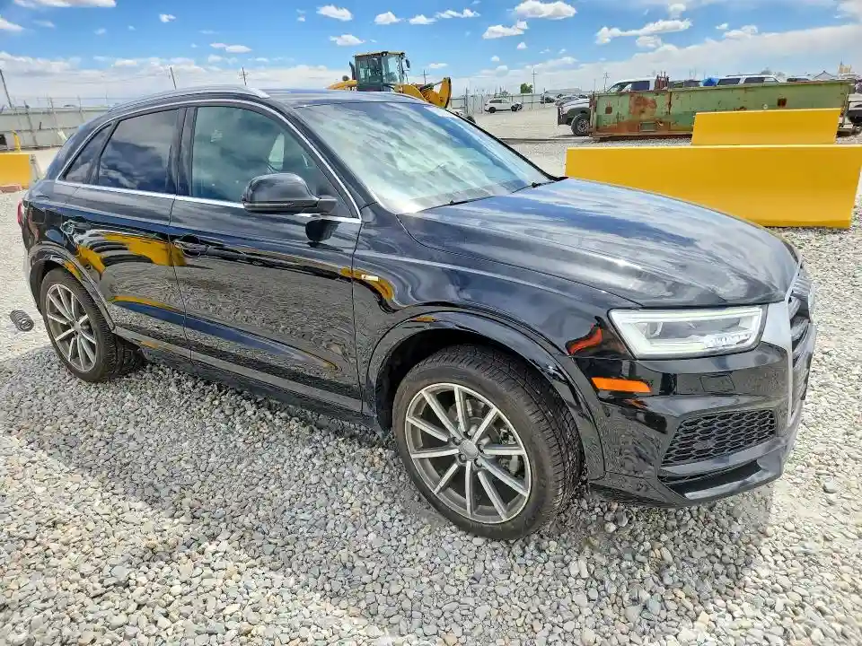 WA1JCCFS6JR019357 2018 AUDI Q3-3