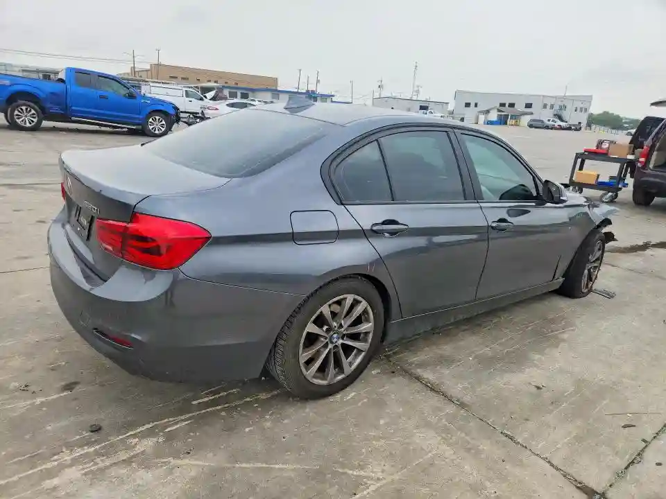 WBA8A9C53JAH14714 2018 BMW 3 SERIES-2