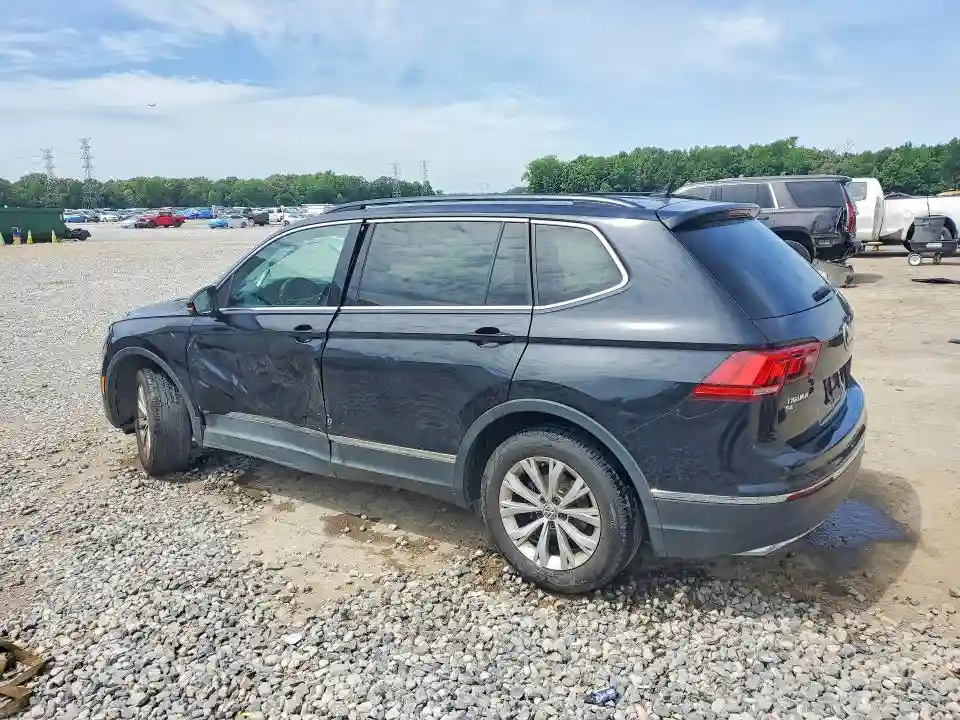 3VV3B7AX0JM128895 2018 VOLKSWAGEN TIGUAN-1