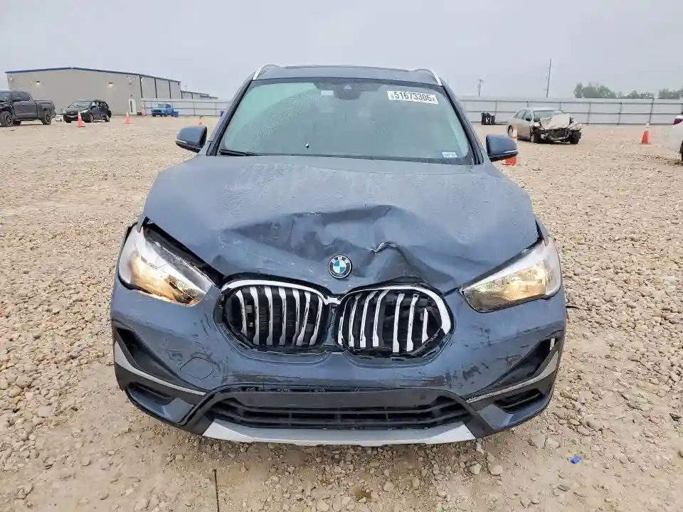 WBXJG7C00M5U33656 2021 BMW X1-4