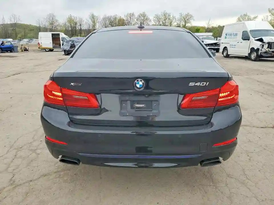 WBAJE7C52JWD53408 2018 BMW 5 SERIES-5