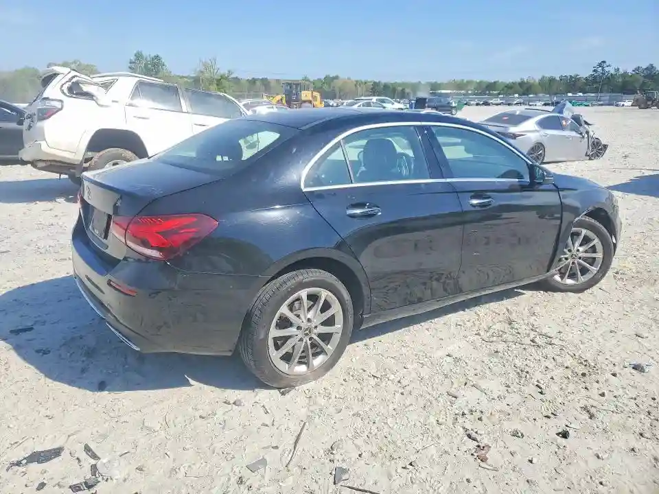 WDD3G4EB5KW026075 2019 MERCEDES-BENZ A-CLASS-2