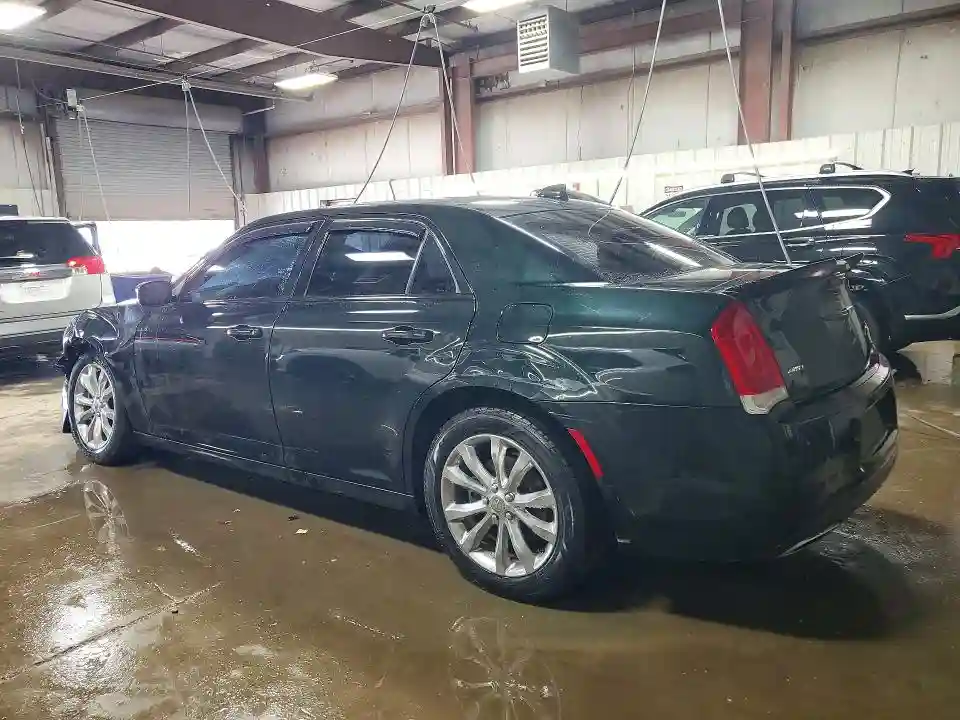2C3CCARG8GH194703 2016 CHRYSLER 300-1