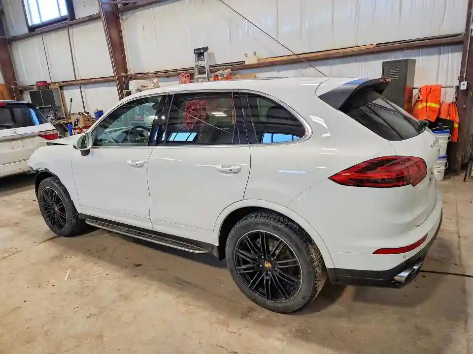 WP1AA2A20GLA04621 2016 PORSCHE CAYENNE-1