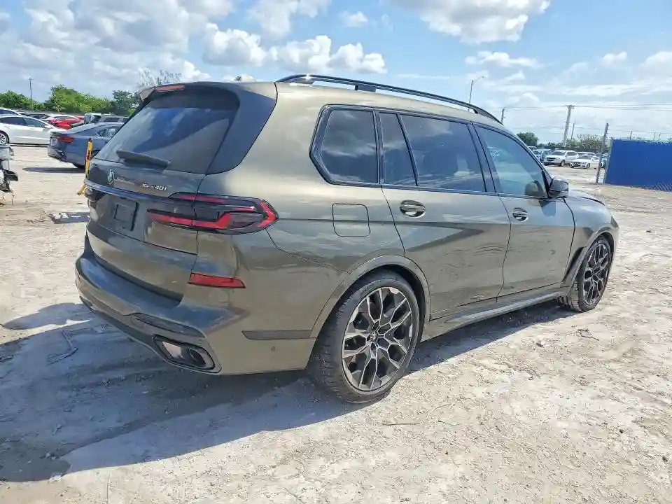 5UX23EM04S9Y67938 2025 BMW X7-2
