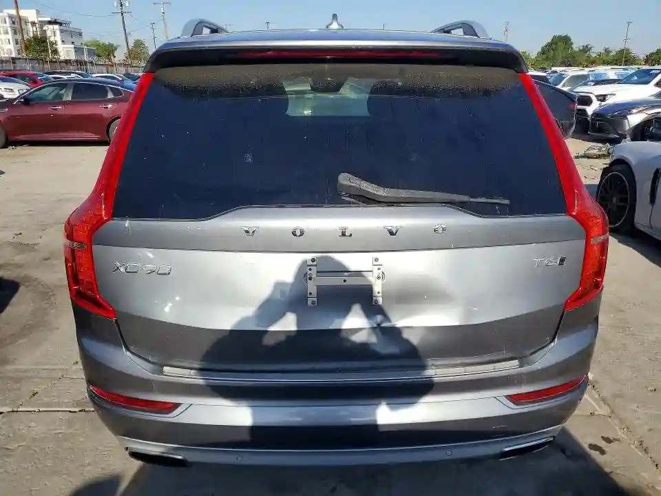 YV4A22PK8J1391165 2018 VOLVO XC90-5
