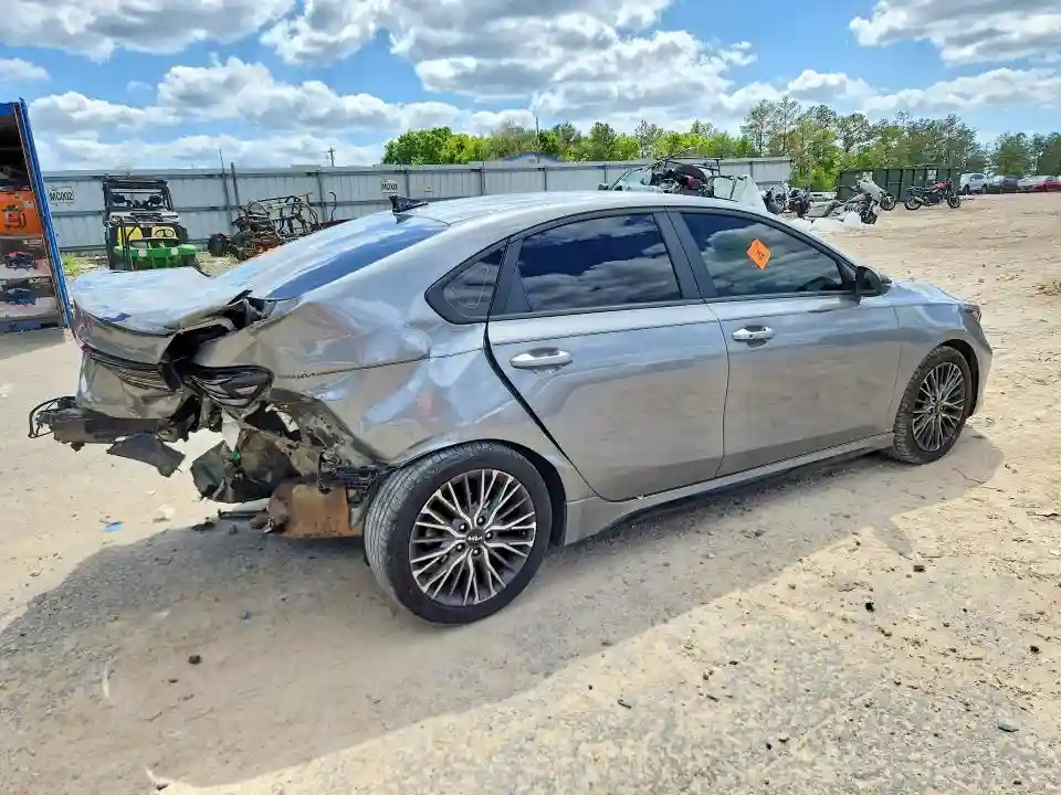 3KPF54AD0NE448855 2022 KIA FORTE-2