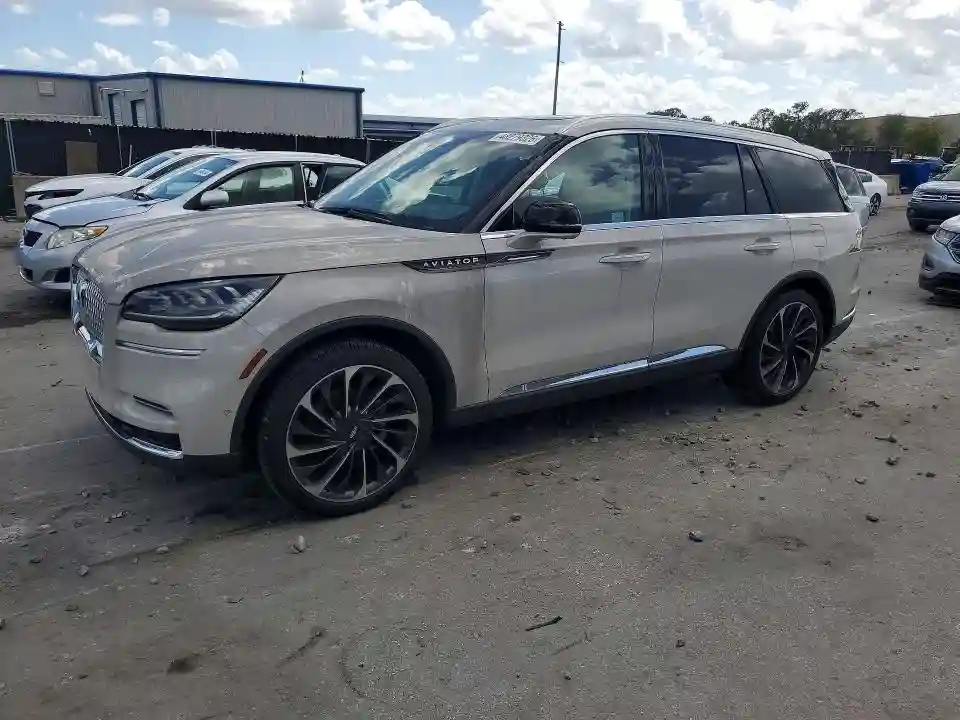 5LM5J7WC7RGL00337 2024 LINCOLN AVIATOR-0