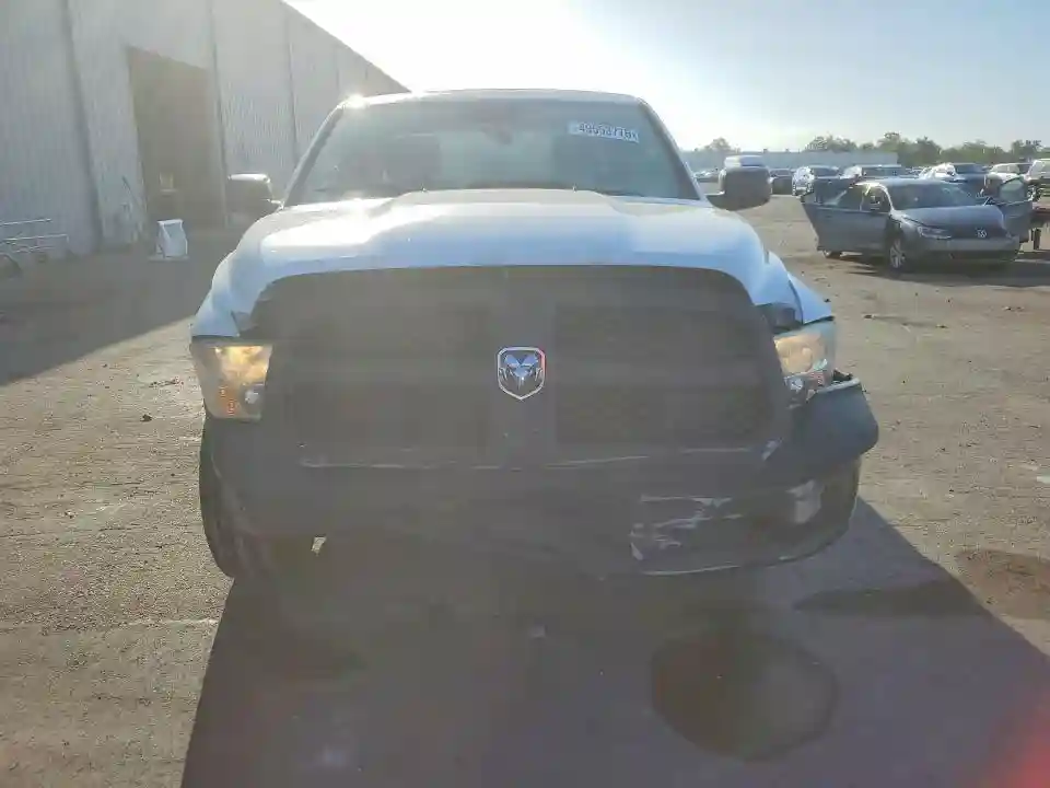 1C6RR6FT2HS846879 2017 RAM 1500-4