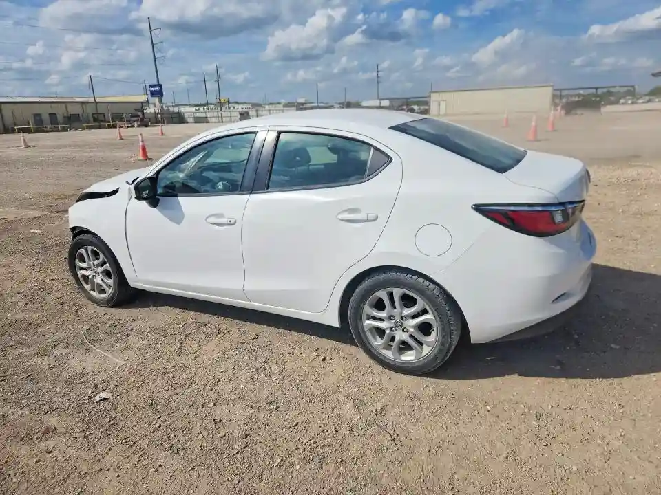 3MYDLBYV9HY167965 2017 TOYOTA YARIS-1