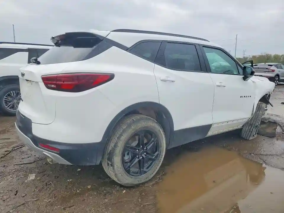 3GNKBHR47PS148356 2023 CHEVROLET BLAZER-2